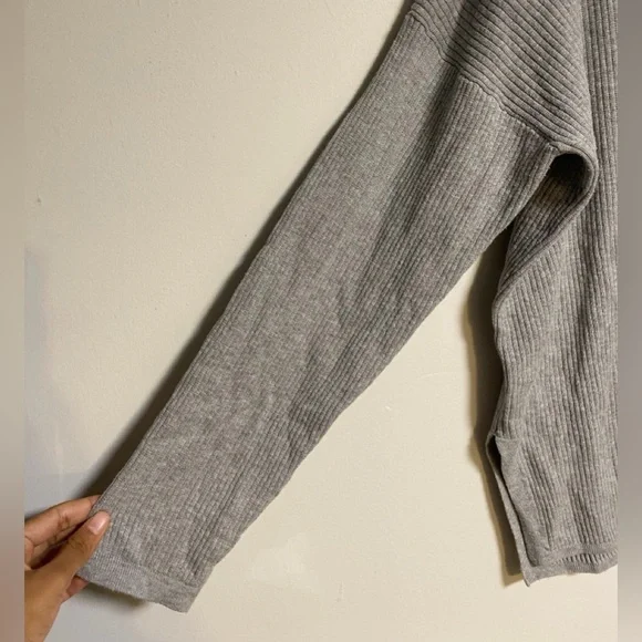 ELLE Ribbed V-Neck Sweater – Grey – XL - Picture 4 of 10